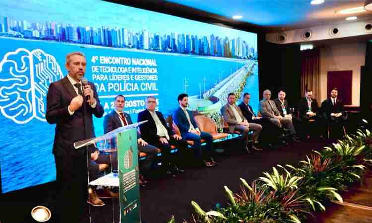 Governador Elmano de Freitas abre encontro nacional da Polícia Civil e defende integração das forças de segurança